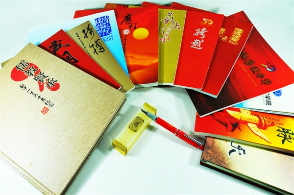 绵阳师范学院、绵阳南山中学、绵阳中学、重庆大学、重庆第 二 财大、重庆职业技术学院、重庆农业学校、重庆工业学校、合川中学、内江第十二中学、泸县九中、四川职业技术学院、四川剑门关 高 级 中学、射洪中学等30-160周年校庆纪念画册